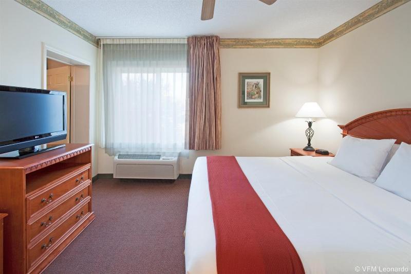 Holiday Inn Express Hotel & Suites Gainesville By Ihg Zewnętrze zdjęcie