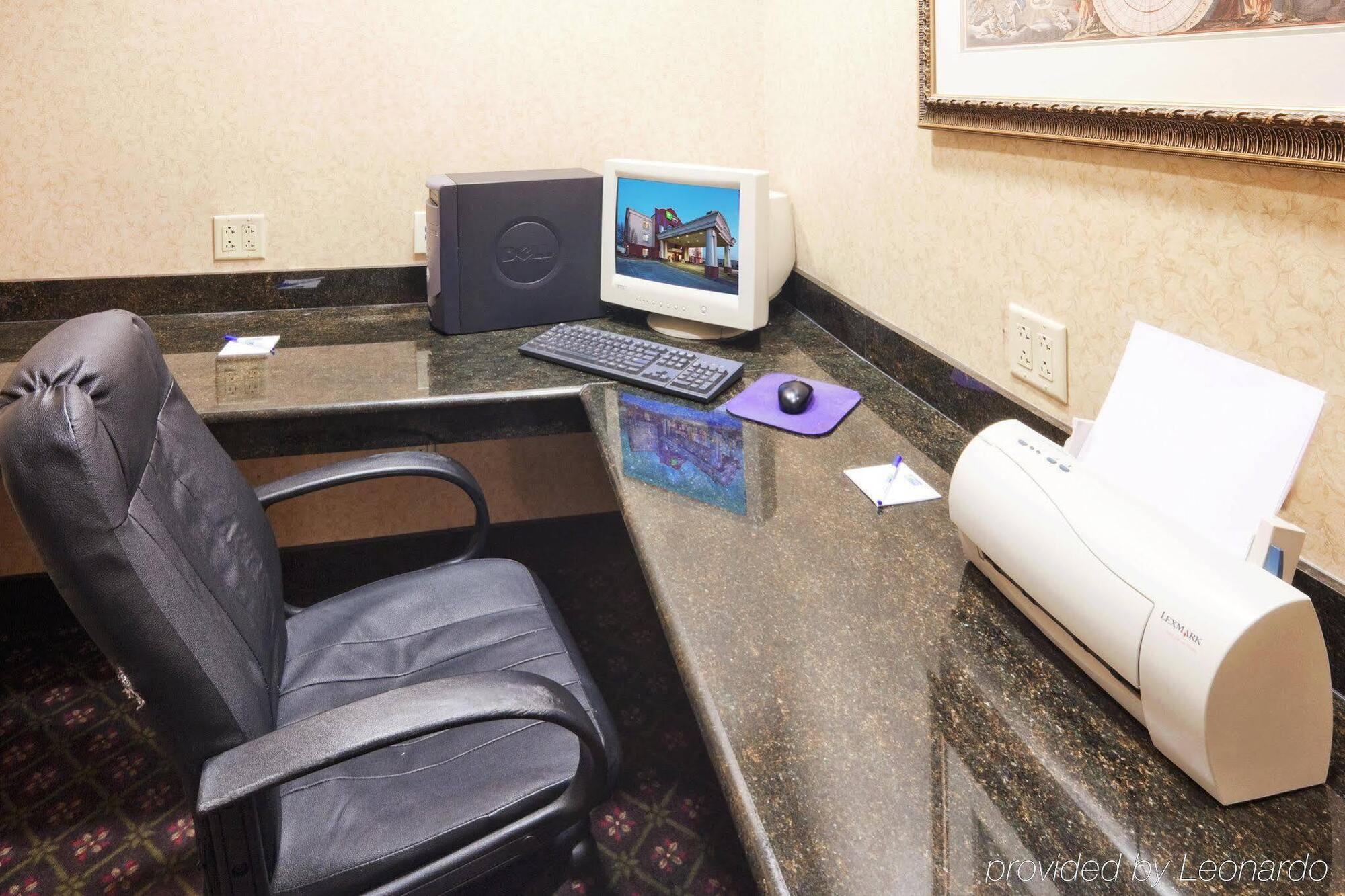 Holiday Inn Express Hotel & Suites Gainesville By Ihg Zewnętrze zdjęcie